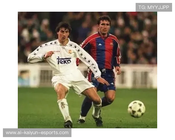 揭秘足坛巨星成长轨迹与辉煌时刻全面解读足球球星独特标签